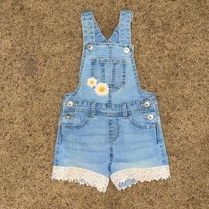 BBY GIRL JEAN CROCHET SHORT OVERALLS